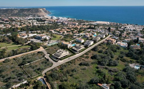 Villa in Praia da Luz, Algarve, Portugal 1