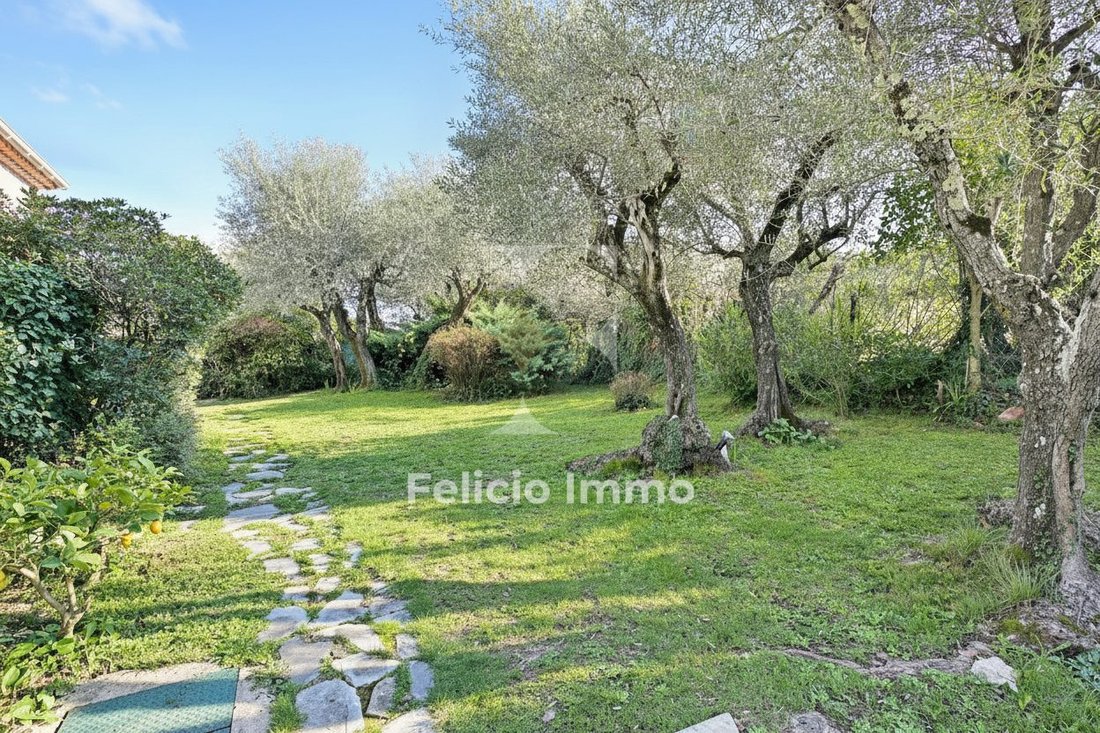 Villa in Le Rouret, Provence-Alpes-Côte d'Azur, France 3 - 18078060