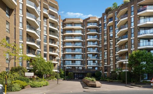 Apartment in Brook Green, Hammersmith and Fulham, England 1