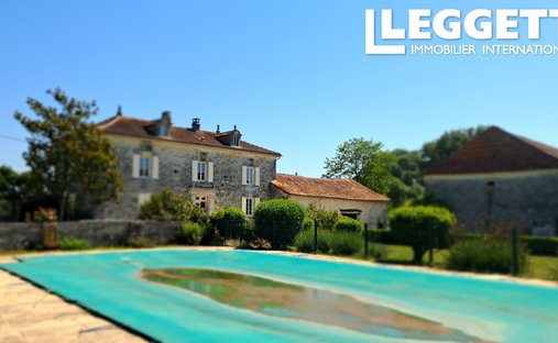 House in La Tour-Blanche, La Tour-Blanche-Cercles, France 1