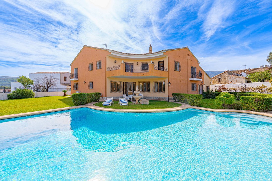 Villa in Alkali, Valencian Community, Spain 2 - 18071649