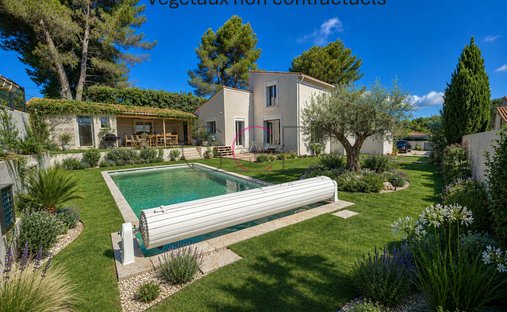 Villa in Rognac, Provence-Alpes-Côte d'Azur, France 1