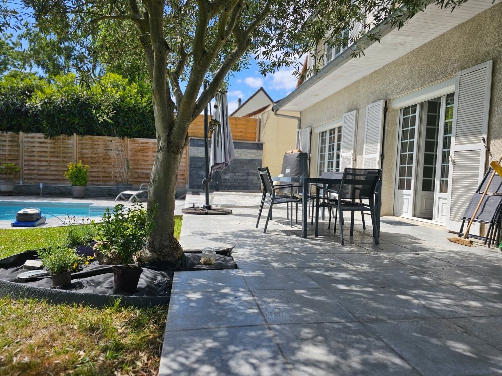 Villa in Yerres, Ile-de-France, France 1 - 18073624