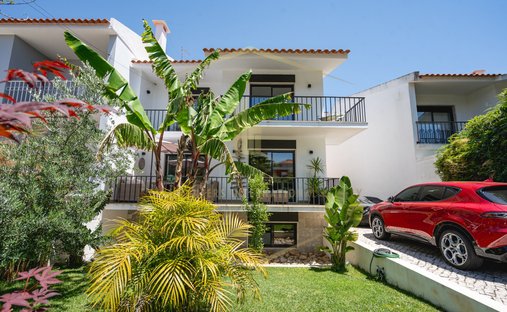 House in Carcavelos e Parede, Lisbon, Portugal 1