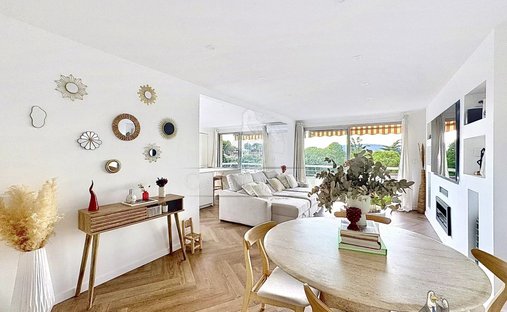 Apartment in Maurice Jeanpierre, Le Cannet, France 1