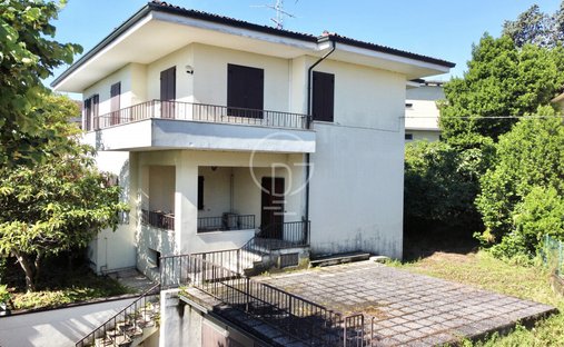 Estate in Historic Center, Desenzano del Garda, Lombardy 1