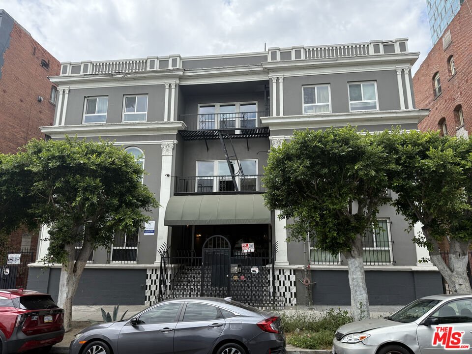Los Angeles, California, United States 1 - 18074773
