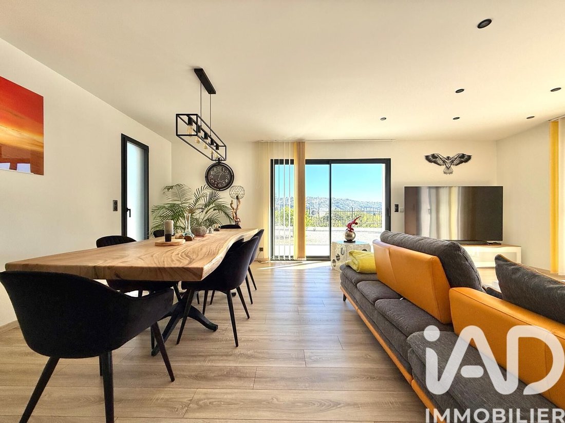 House in Saint-Laurent-du-Var, Provence-Alpes-Côte d'Azur, France 2 - 18076901