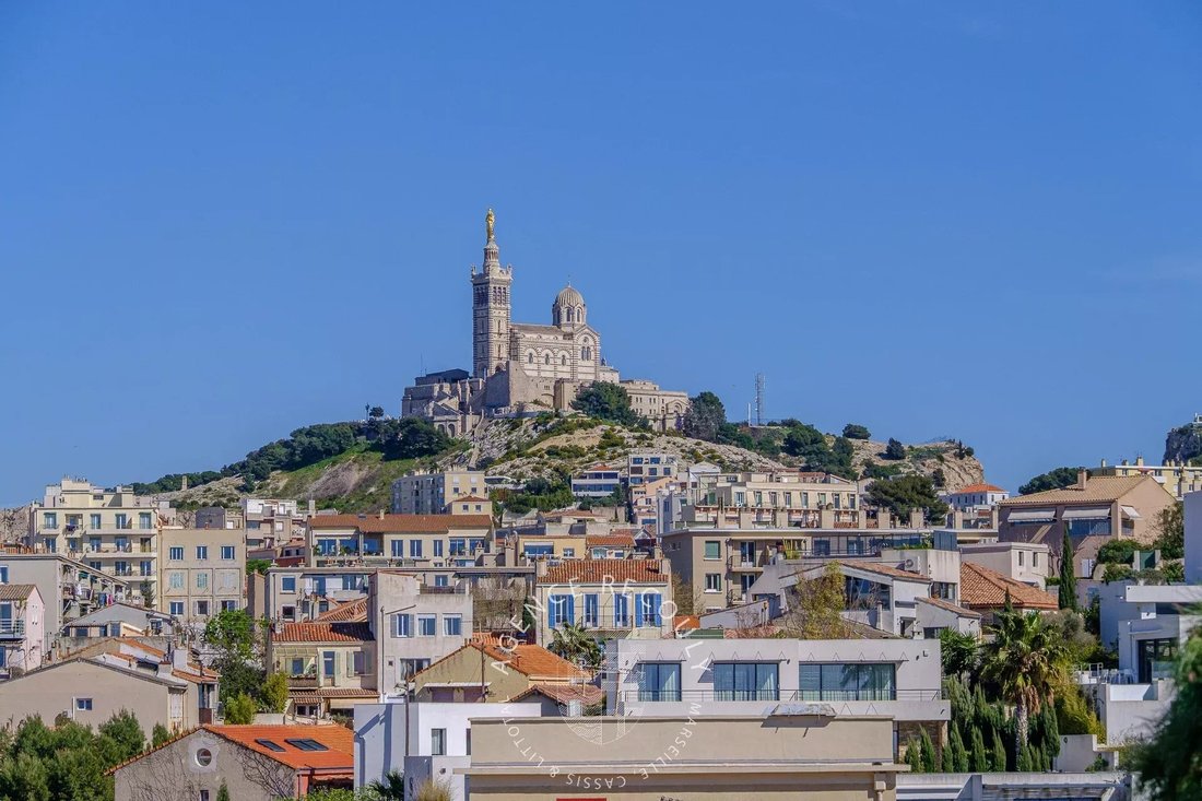 Apartment in Endoume, 7e Arrondissement, Marseille 4 - 18073359