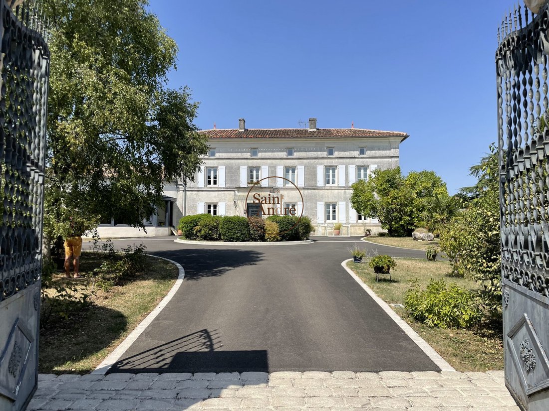 House in Hiersac, Nouvelle-Aquitaine, France 1 - 18078088