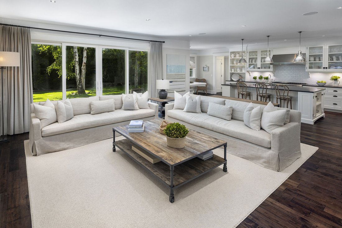 House in Saanich, British Columbia, Canada 2 - 18076556