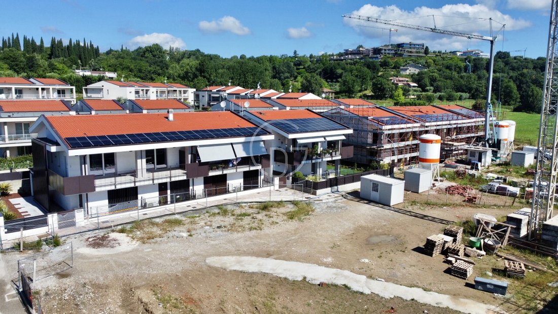 Apartment in Hill Zone, Padenghe sul Garda, Lombardy 2 - 17931405