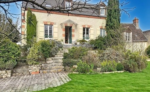 House in Activités, Orleans, France 1