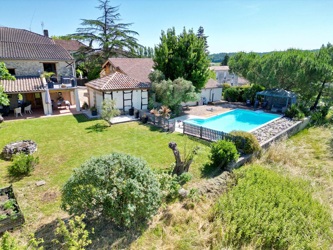 Villa in Caubon-Saint-Sauveur, Nouvelle-Aquitaine, France 2 - 18072529