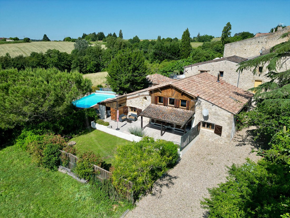Villa in Caubon-Saint-Sauveur, Nouvelle-Aquitaine, France 1 - 18072529