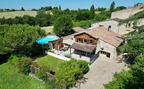 Villa in Caubon-Saint-Sauveur, Nouvelle-Aquitaine, France 1