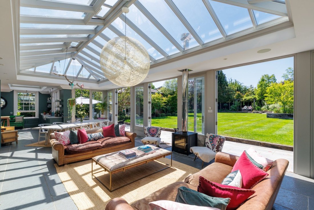 House in Esher, Elmbridge, England 2 - 18072525