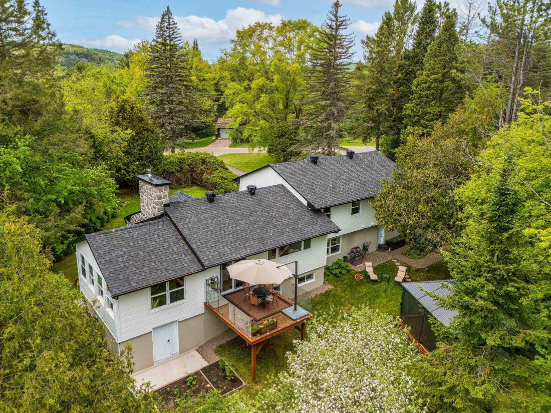 House in Piedmont, Quebec, Canada 4 - 17335813
