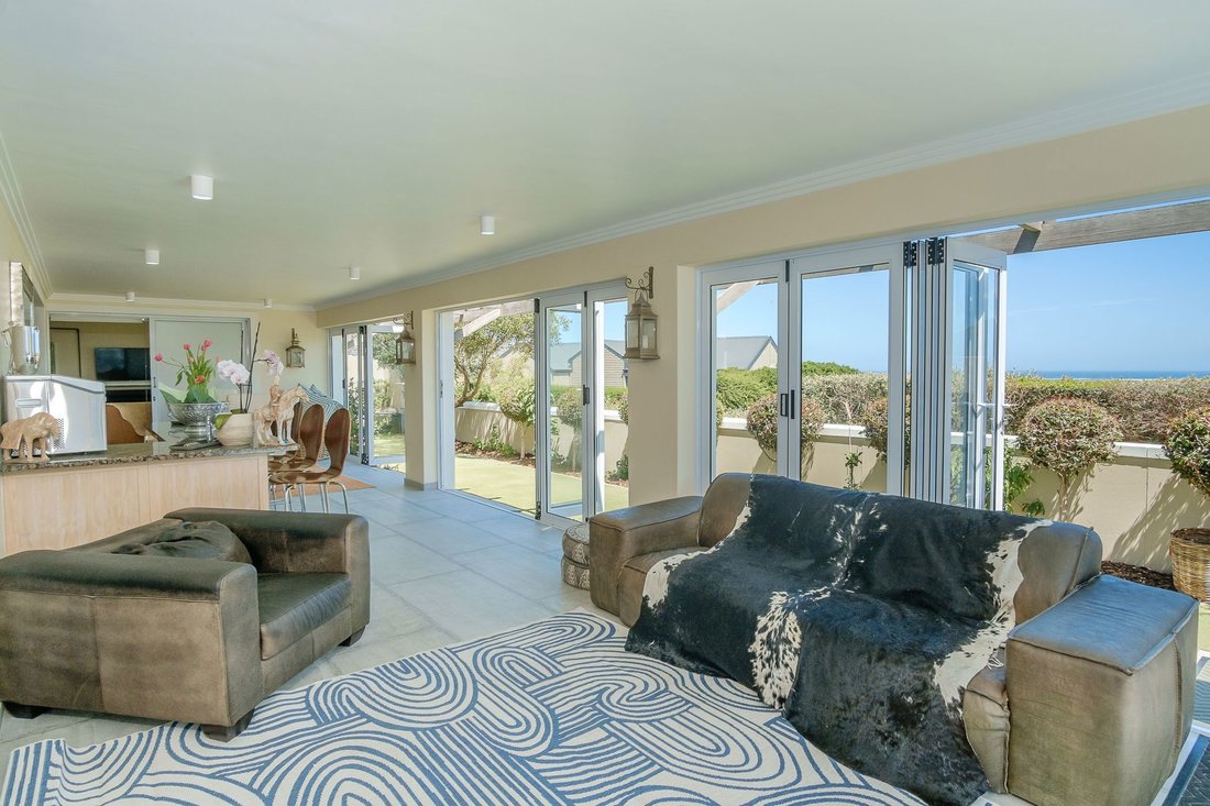House in Fish Hoek, South Peninsula, Cape Town 4 - 18074515