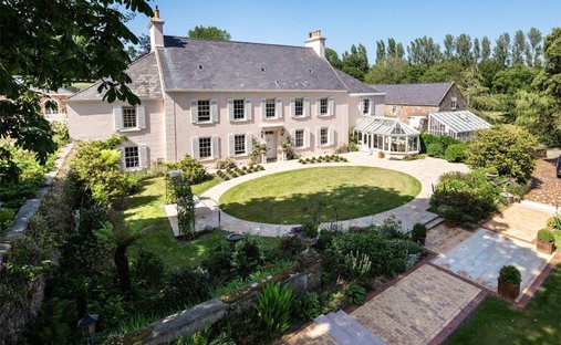 House in England 1