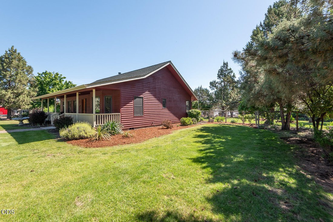 House in Madras, Oregon, United States 3 - 18076035