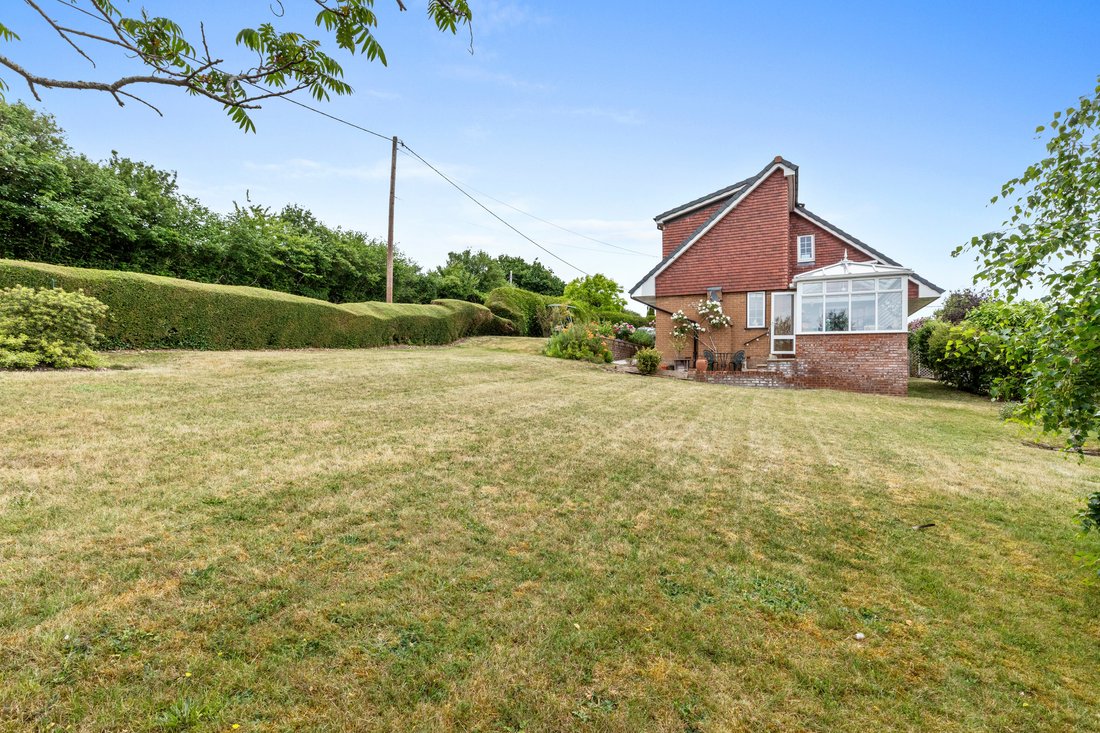 House in Wooburn Green, England 3 - 18074506