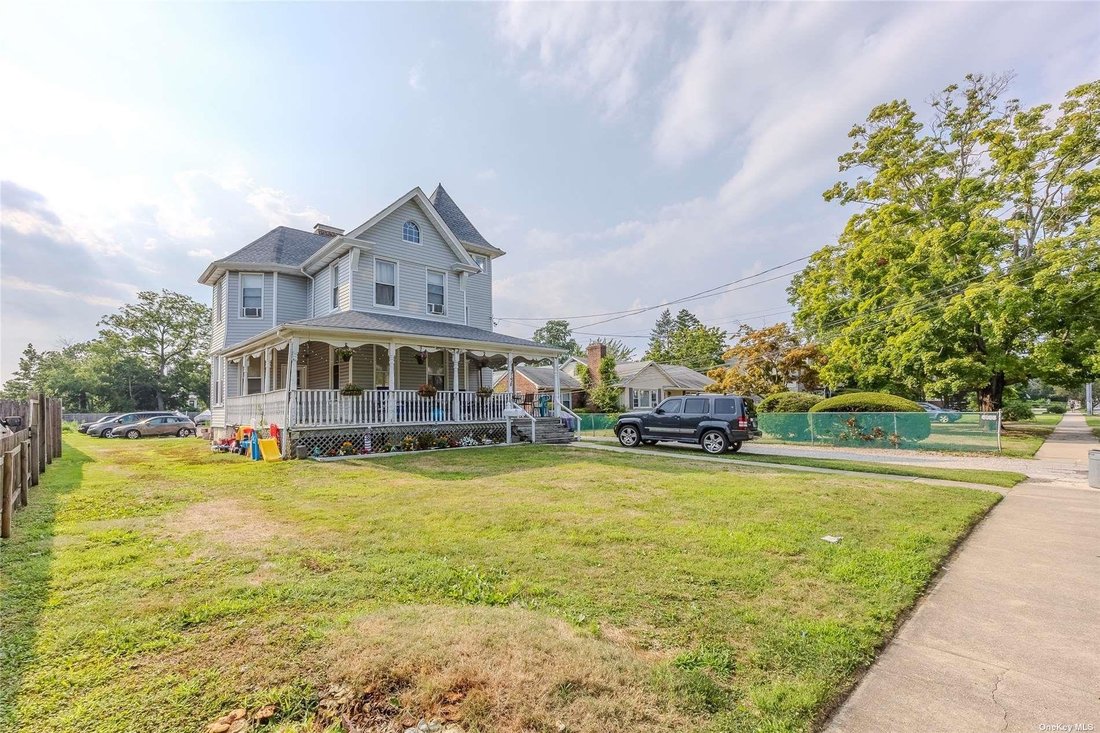 House in Amityville, New York, United States 3 - 16980019