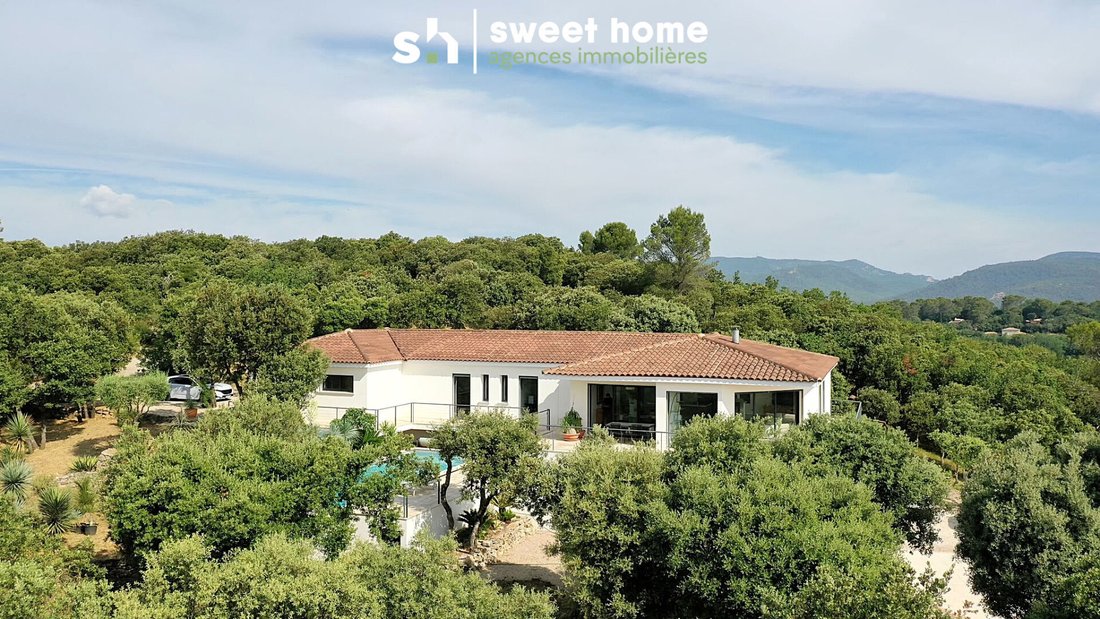 Villa in Neoules, Provence-Alpes-Côte d'Azur, France 1 - 18073603