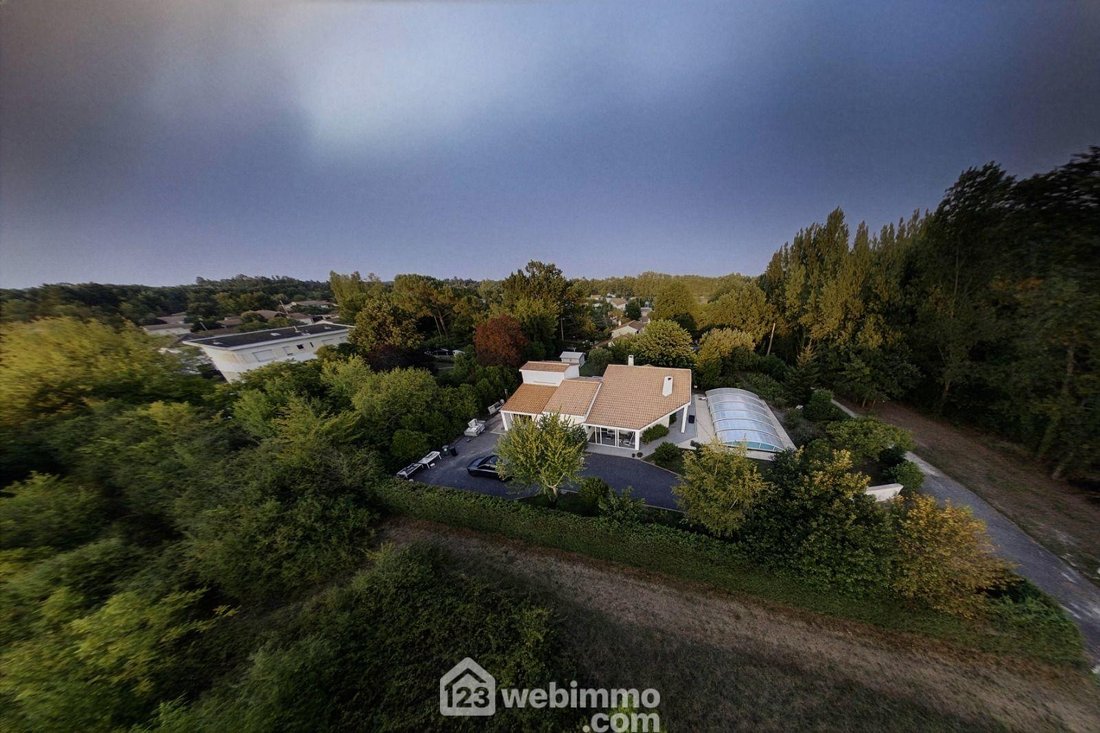 Villa in Centre Ville, Blanquefort, France 2 - 18076944