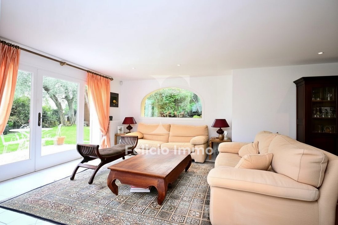 Villa in Le Rouret, Provence-Alpes-Côte d'Azur, France 4 - 18078060