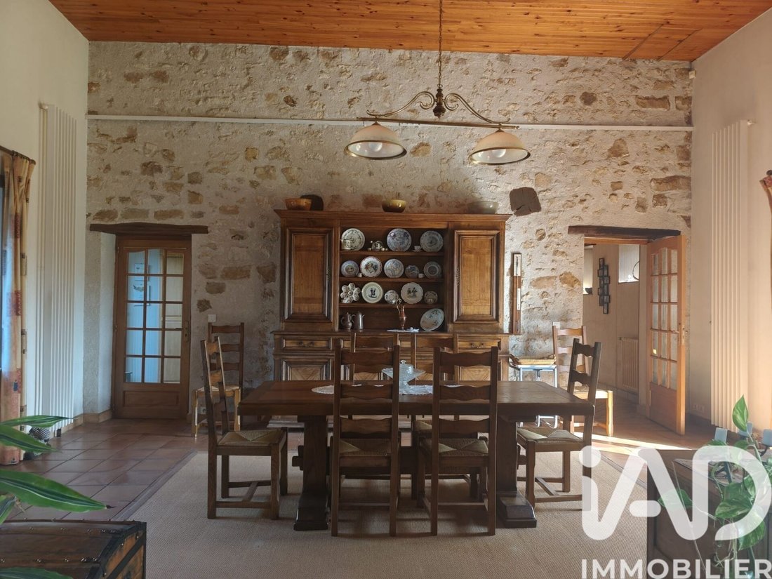 House in Moret-Loing-et-Orvanne, Ile-de-France, France 3 - 18075660