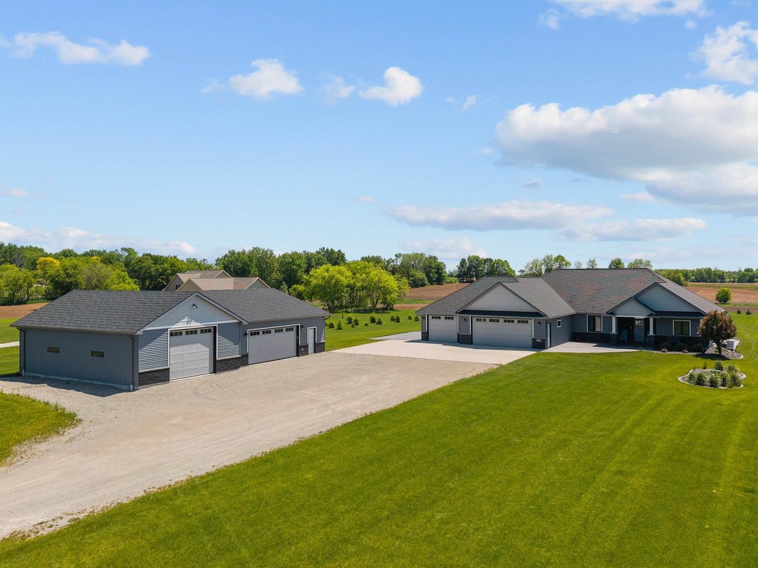 Neenah, Wisconsin, United States 1 - 18078169