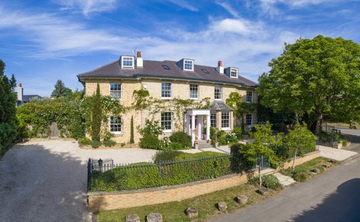 Casa a Esher, Elmbridge, Inghilterra 1