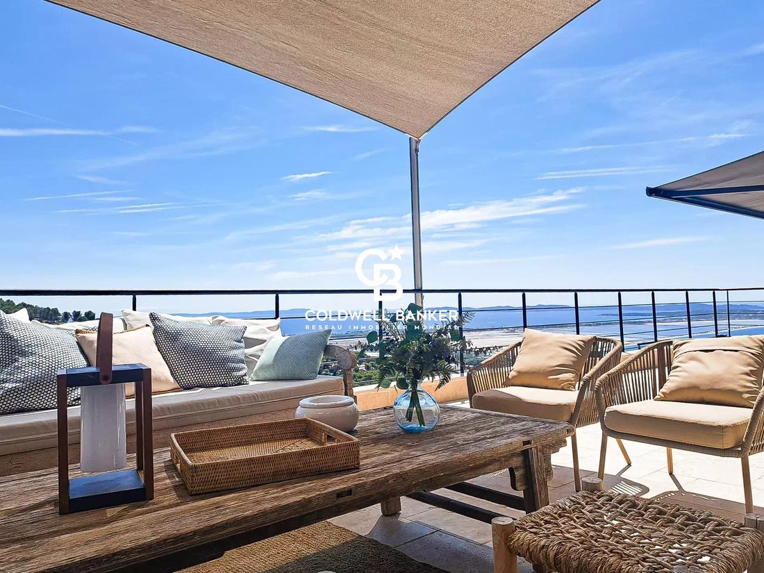 Villa in Hyeres, Provence-Alpes-Côte d'Azur, France 1 - 18073294