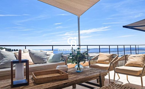 Villa in Hyeres, Provence-Alpes-Côte d'Azur, France 1