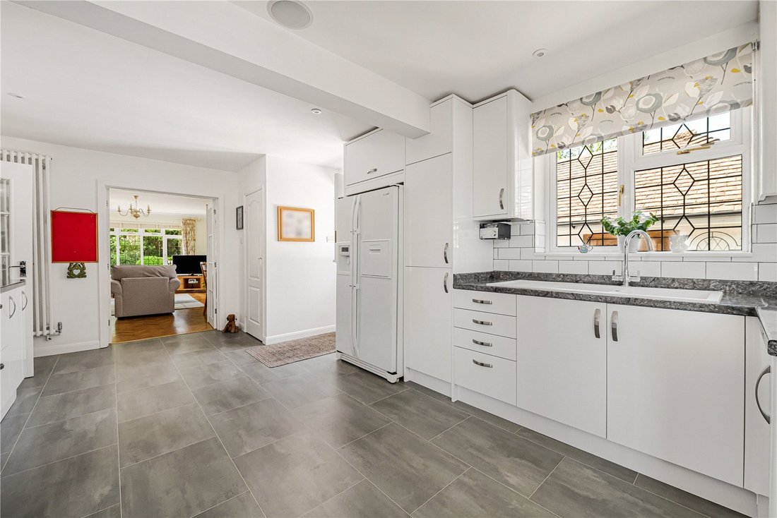 Bungalow in West Chiltington, England 5 - 18074475