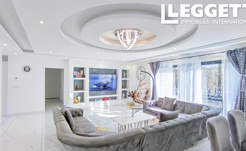 House in Le Bourg, Coulounieix-Chamiers, France 1
