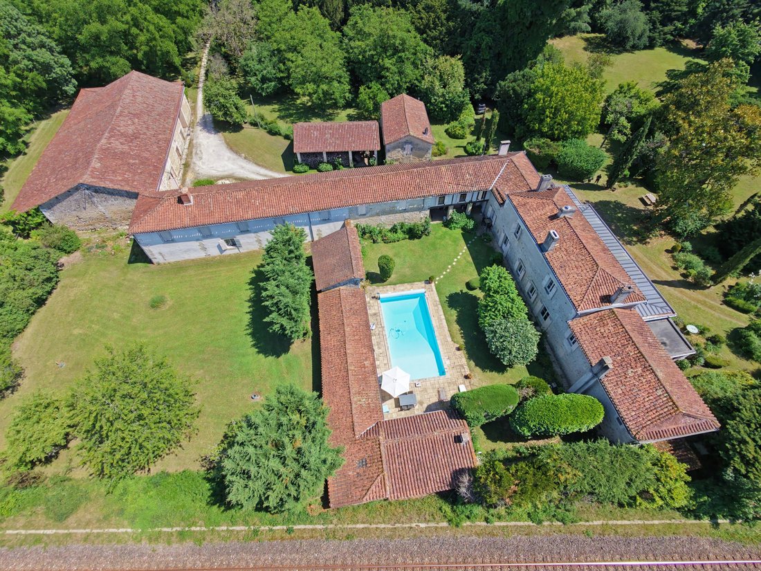 House in Razac-sur-l'Isle, Nouvelle-Aquitaine, France 1 - 18074627