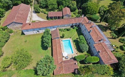 House in Razac-sur-l'Isle, Nouvelle-Aquitaine, France 1