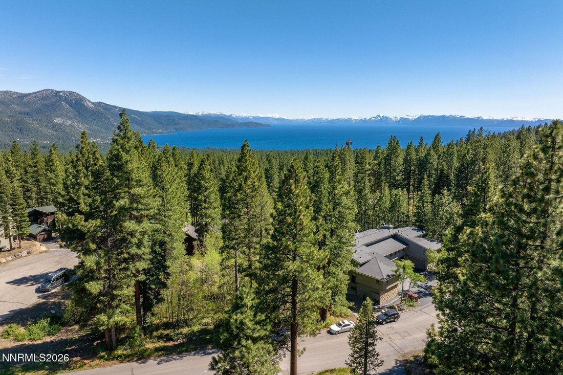 Condo in Incline Village, Nevada, United States 3 - 18074513