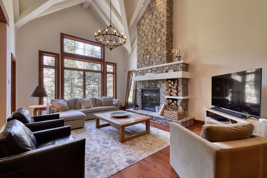 Condo in Mont-Tremblant, Quebec, Canada 1 - 16762784