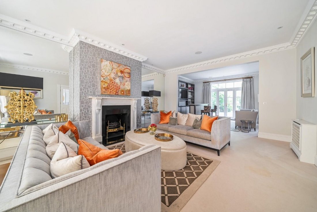 House in Ascot, England 2 - 18074445