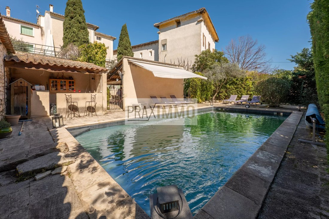 Estate in Mazan, Provence-Alpes-Côte d'Azur, France 1 - 17745195