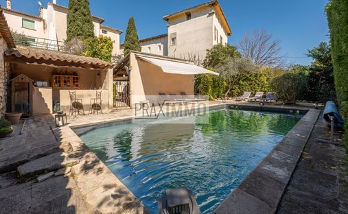 Estate in Mazan, Provence-Alpes-Côte d'Azur, France 1