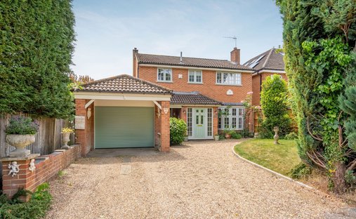 House in Sunninghill, England 1