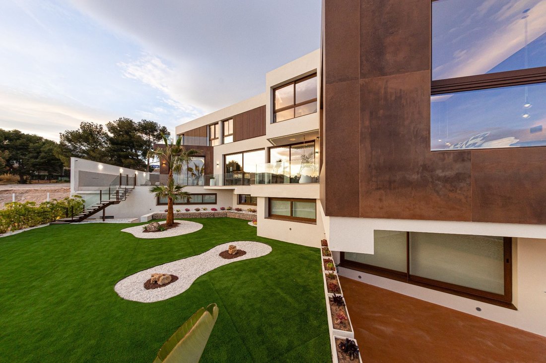 Chalet in Benidorm, Valencian Community, Spain 3 - 18074454