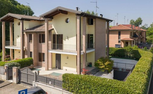 Villa in Spilamberto, Emilia-Romagna, Italy 1