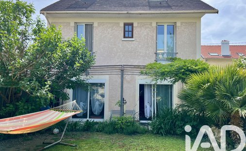 House in Plaine des Courlis, Croissy-sur-Seine, France 1