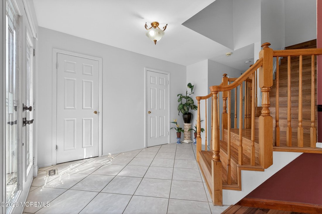 House in Old Bridge Township, New Jersey, United States 3 - 18074346