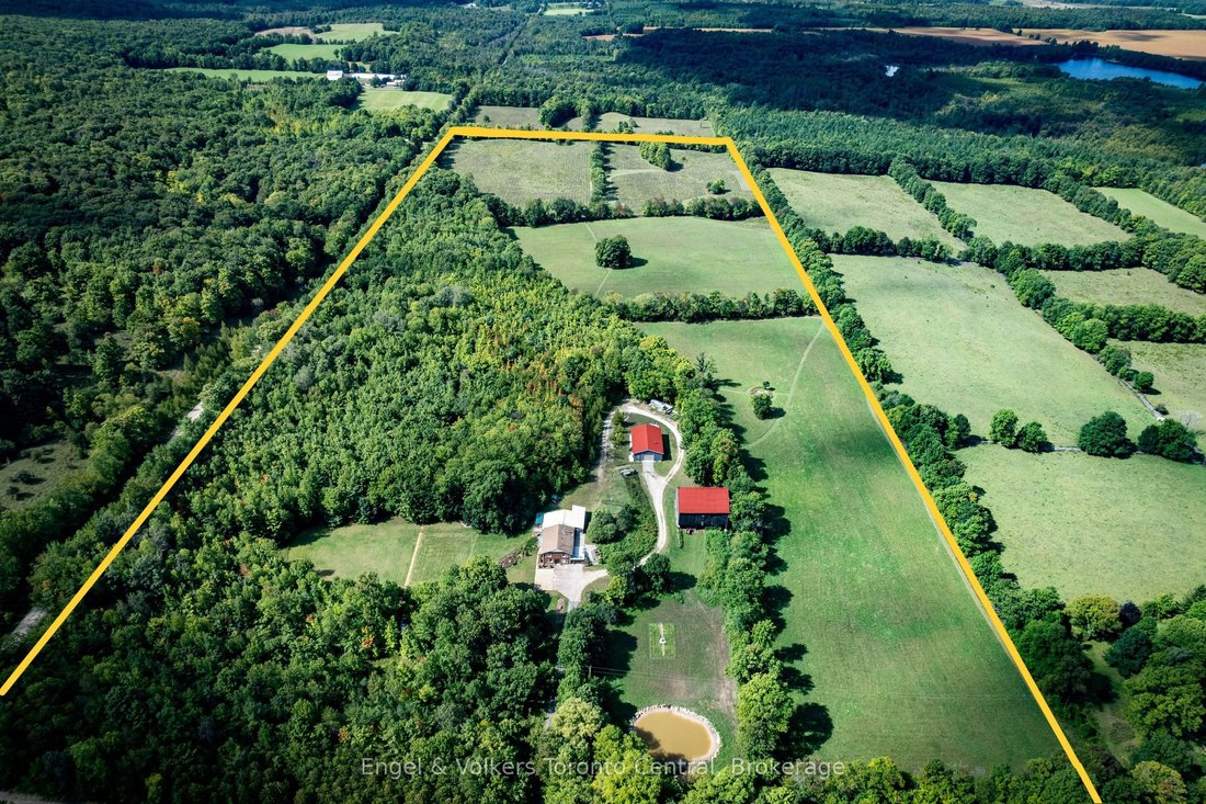 House in Chatsworth, Ontario, Canada 1 - 17847630